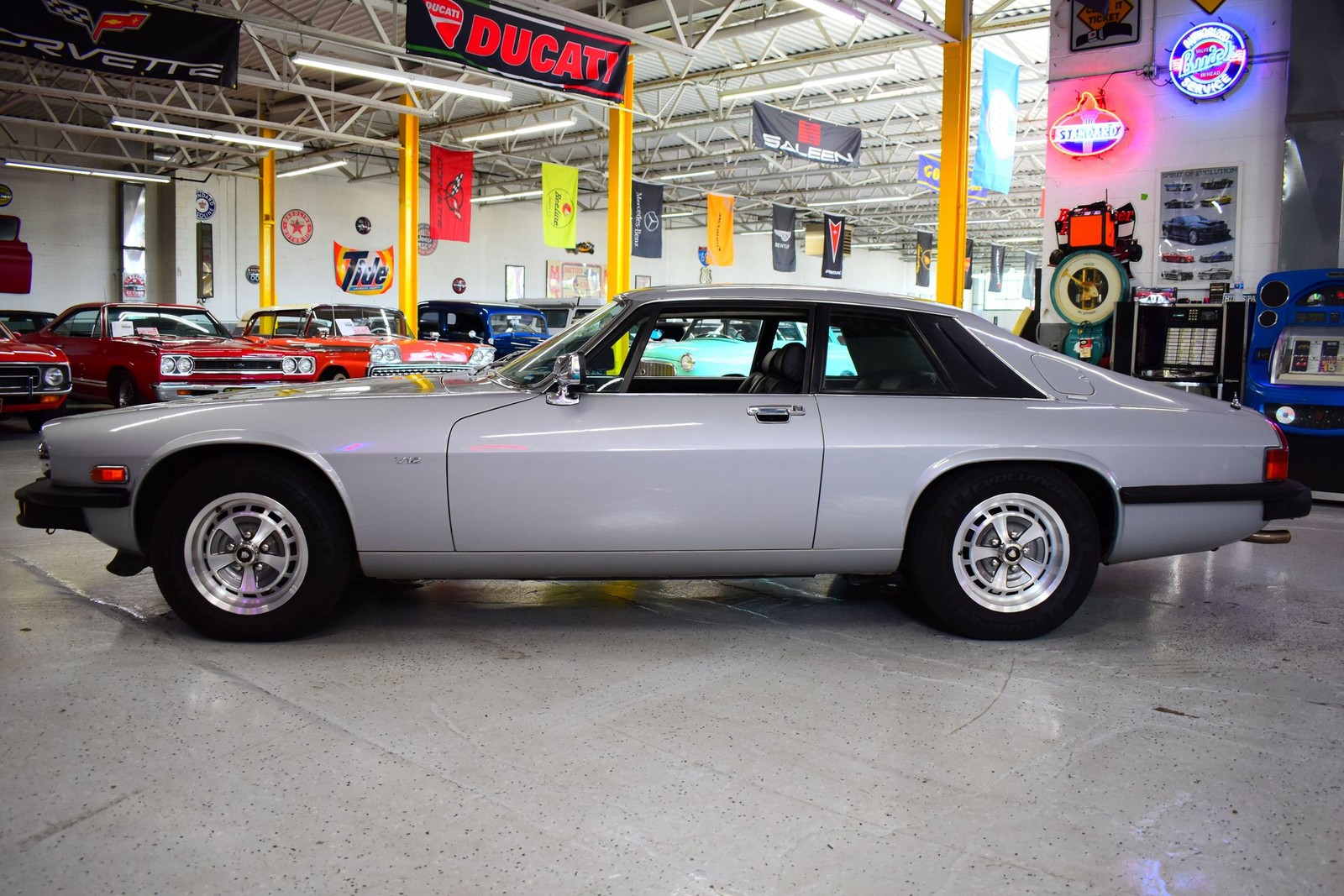 Jaguar-XJS-1978-Coupe-19