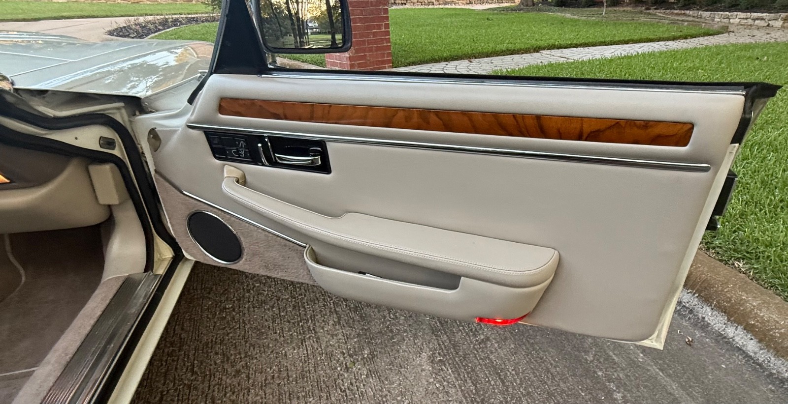Jaguar-XJS-1995-Convertible-24
