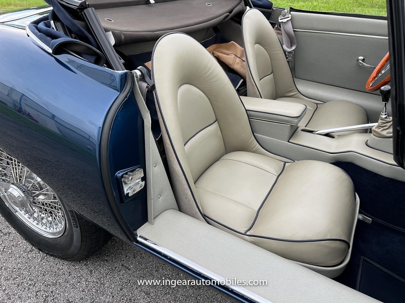 Jaguar-XK-1964-convertible-33
