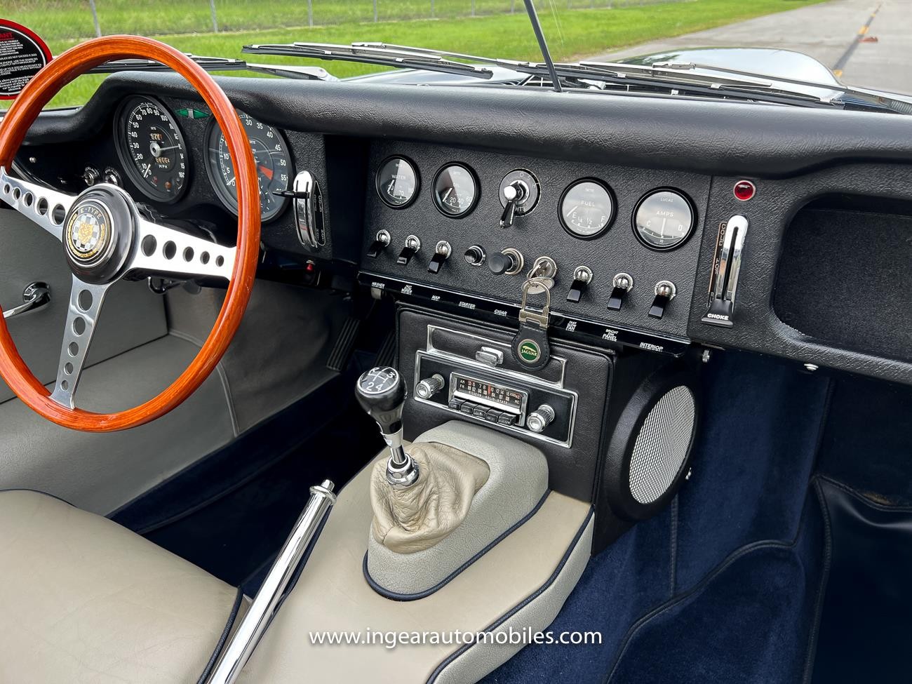 Jaguar-XK-1964-convertible-36
