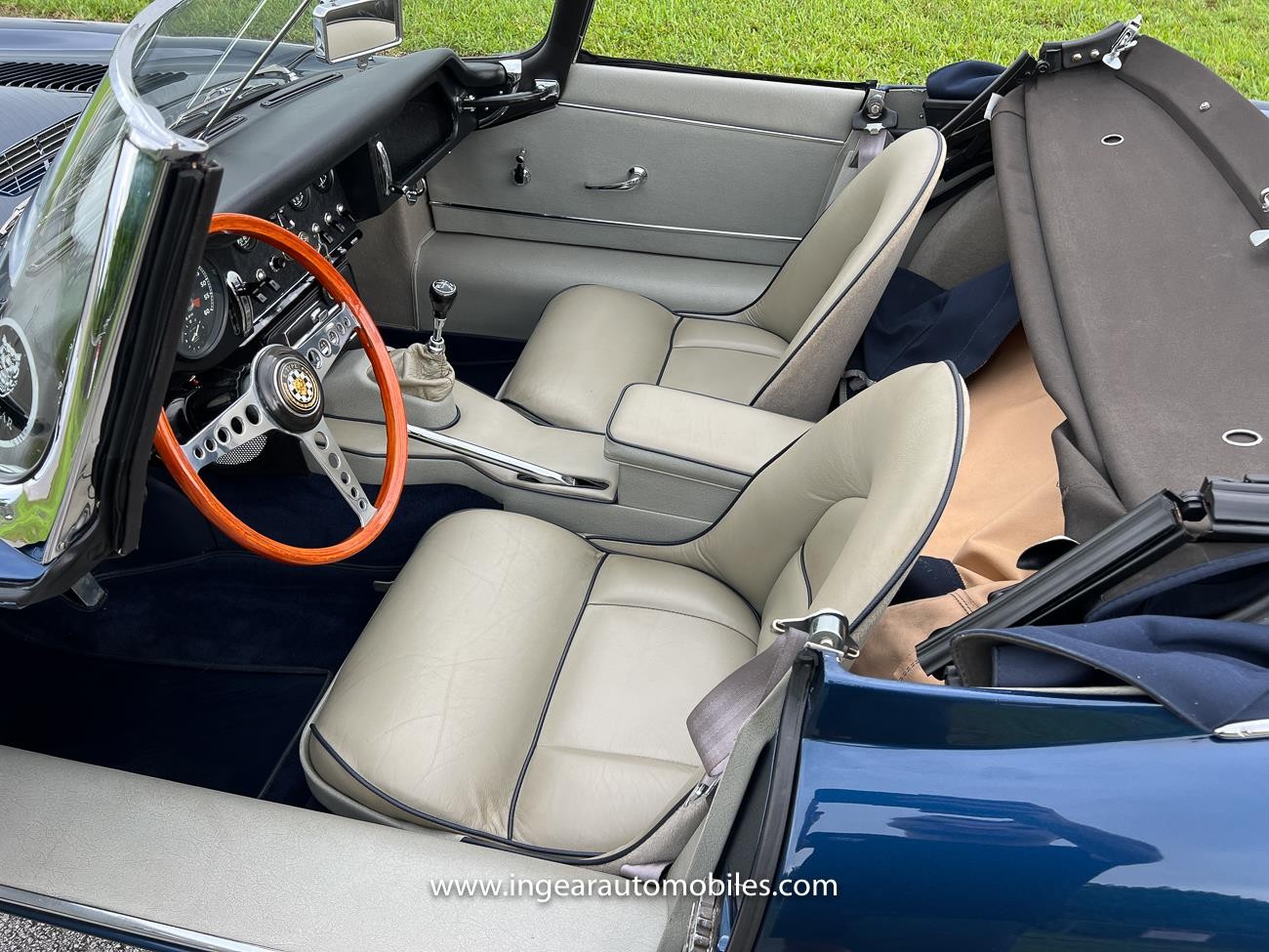Jaguar-XK-1964-convertible-39