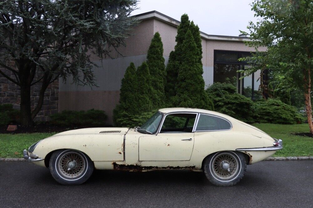 Jaguar-XK-1965-Coupe-3