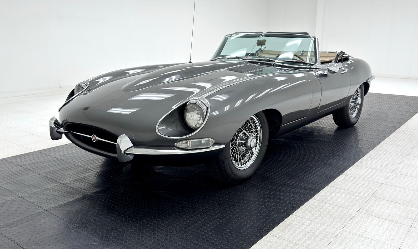 Jaguar-XK-1967-Convertible-1