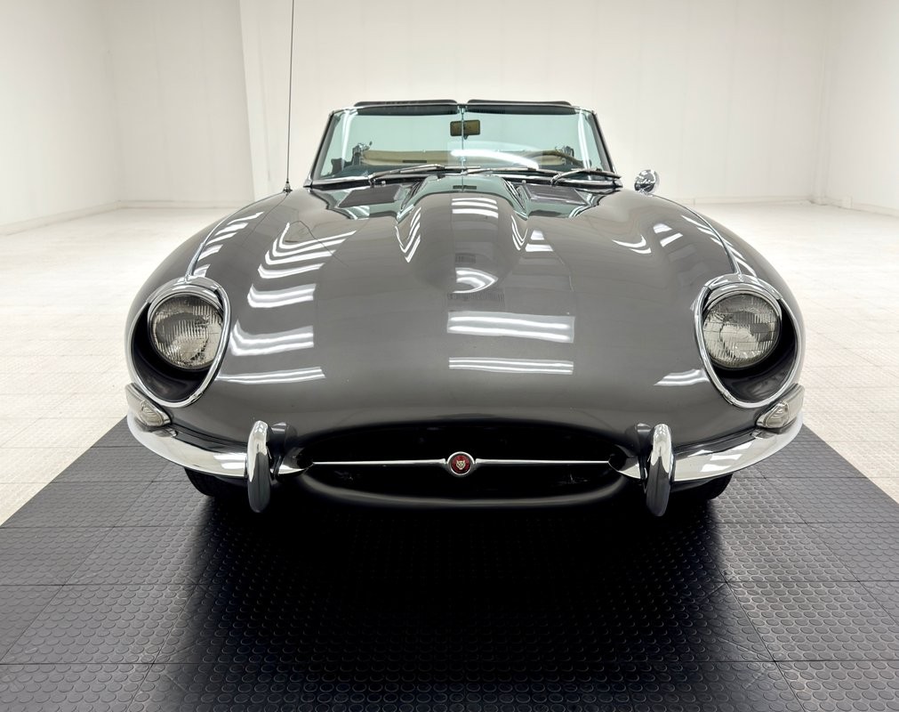 Jaguar-XK-1967-Convertible-10