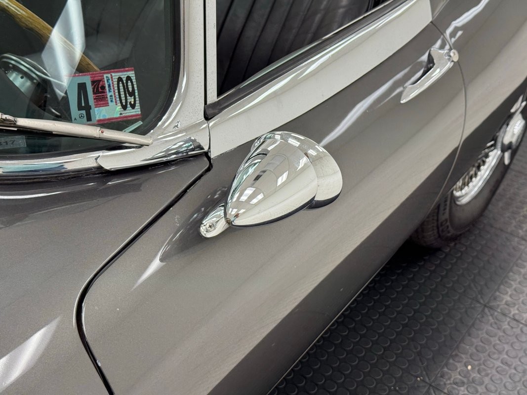 Jaguar-XK-1967-Convertible-17