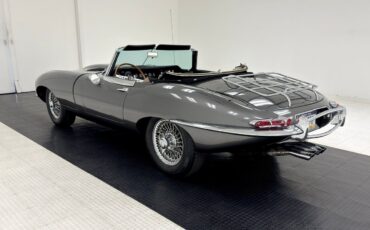 Jaguar-XK-1967-Convertible-5