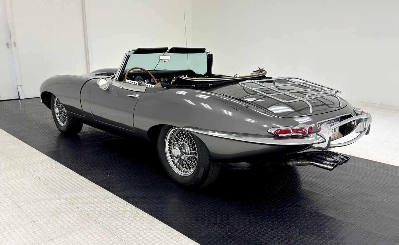 Jaguar-XK-1967-Convertible-5