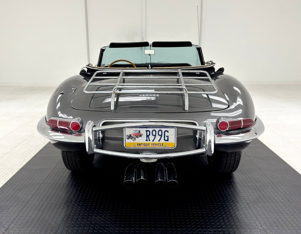 Jaguar-XK-1967-Convertible-6
