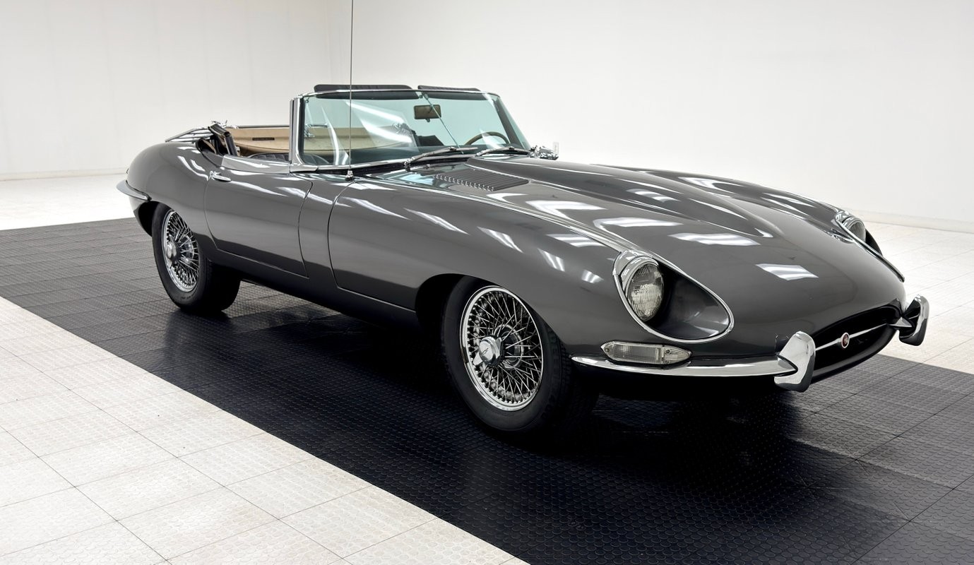Jaguar-XK-1967-Convertible-9