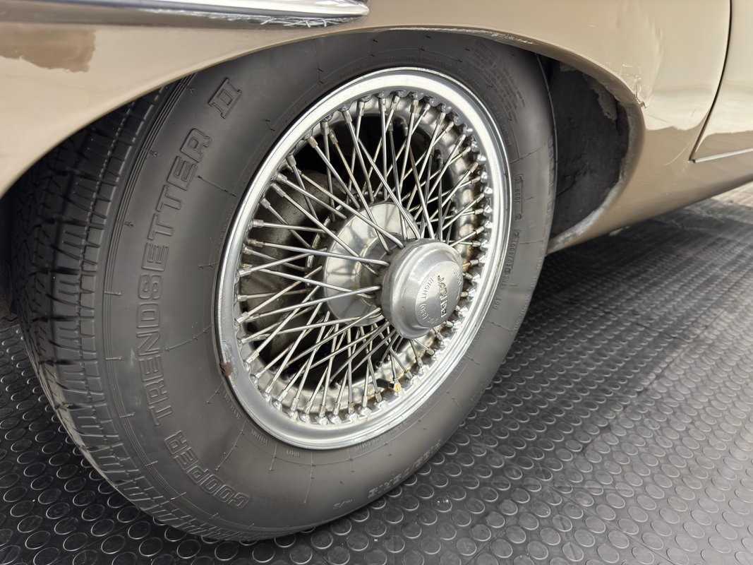 Jaguar-XK-1970-Coupe-21