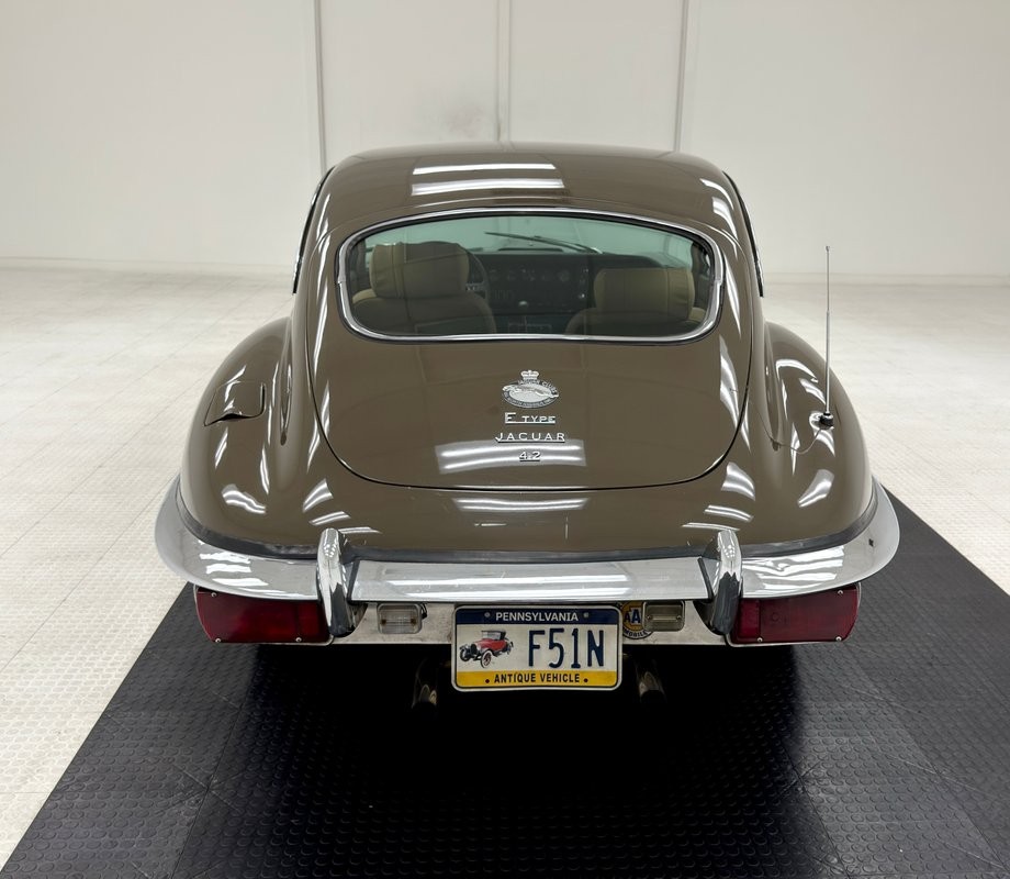 Jaguar-XK-1970-Coupe-3