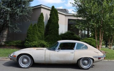 Jaguar-XK-1972-3