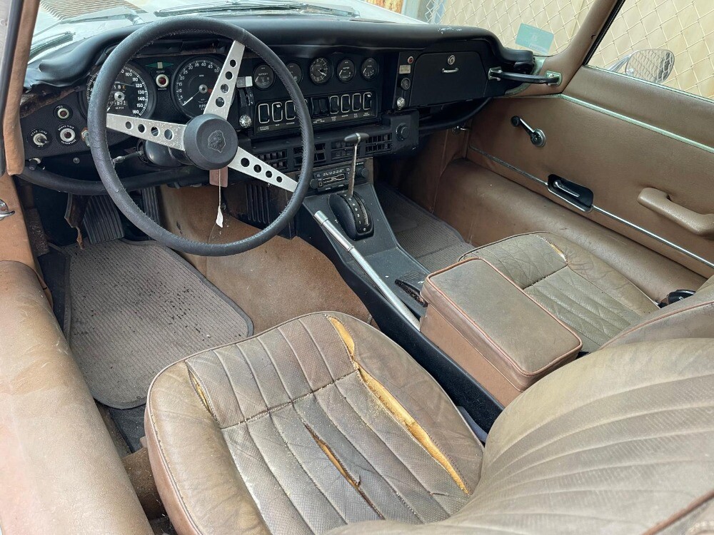 Jaguar-XK-1972-6