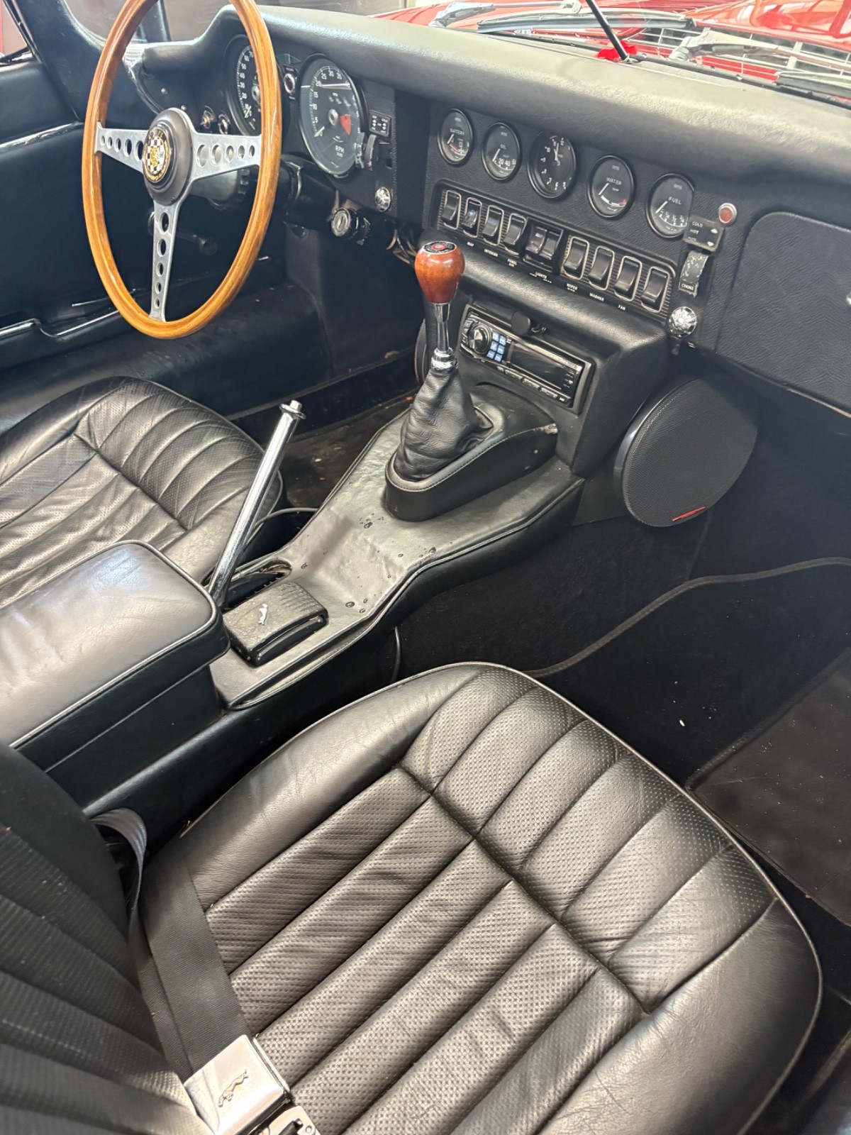 Jaguar-XKE-1970-Convertible-7
