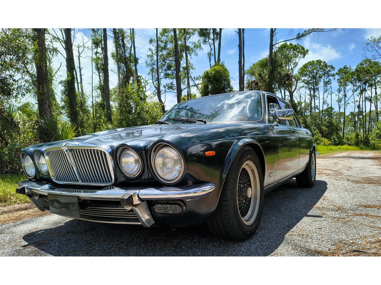 Jaguar-Xj-1983-Green-Black-1