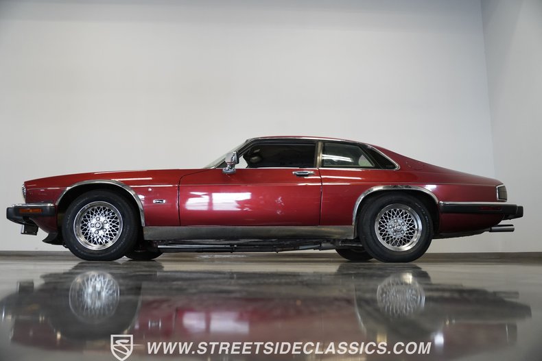 Jaguar-Xjs-1992-Maroon-Black-11