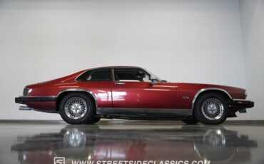 Jaguar-Xjs-1992-Maroon-Black-17