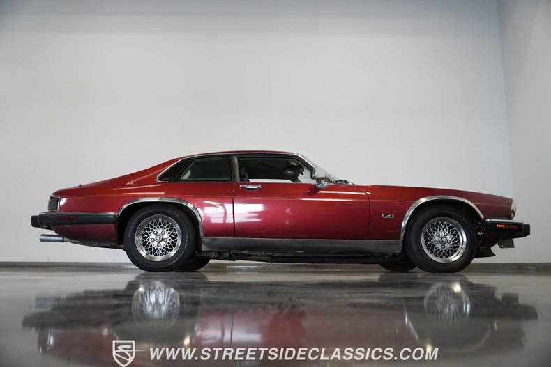Jaguar-Xjs-1992-Maroon-Black-17