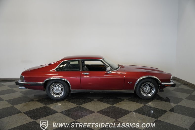 Jaguar-Xjs-1992-Maroon-Black-19