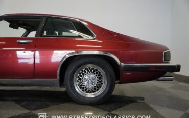 Jaguar-Xjs-1992-Maroon-Black-26