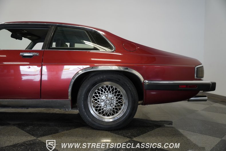 Jaguar-Xjs-1992-Maroon-Black-26