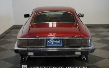 Jaguar-Xjs-1992-Maroon-Black-28