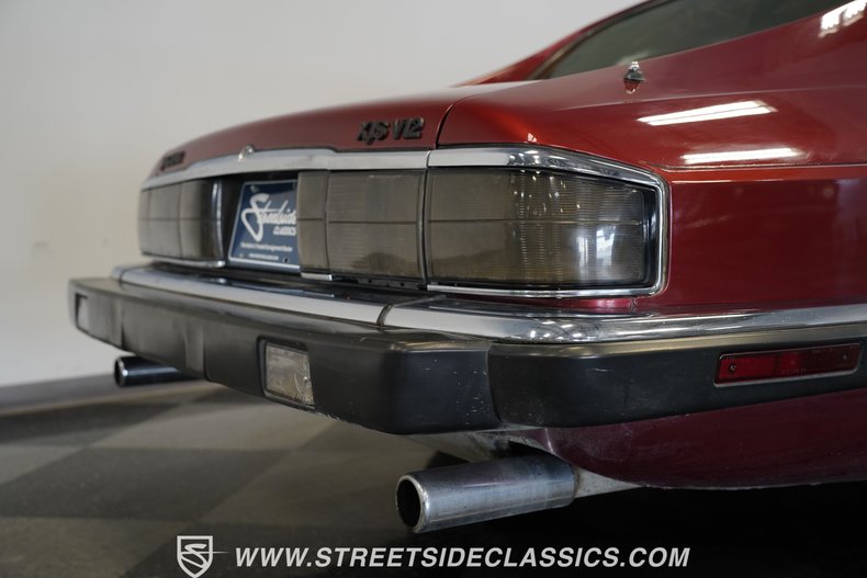 Jaguar-Xjs-1992-Maroon-Black-29