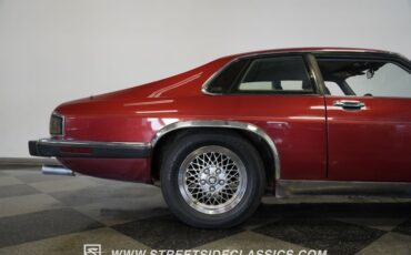 Jaguar-Xjs-1992-Maroon-Black-30