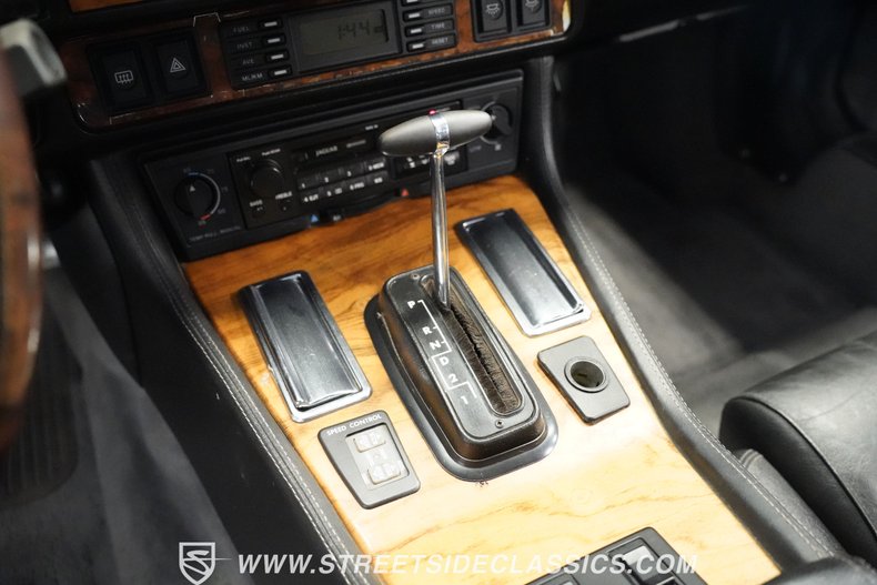 Jaguar-Xjs-1992-Maroon-Black-42