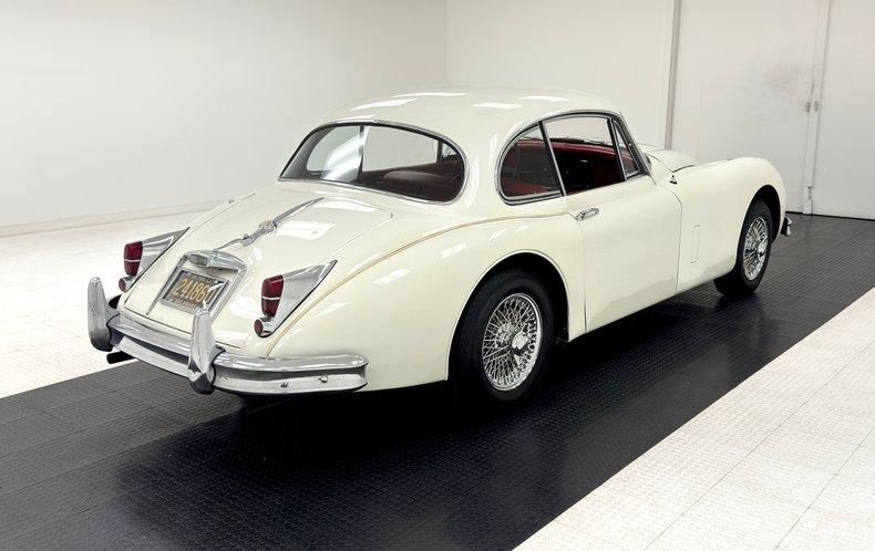 Jaguar-Xk150-1960-Old-English-White-Red-10