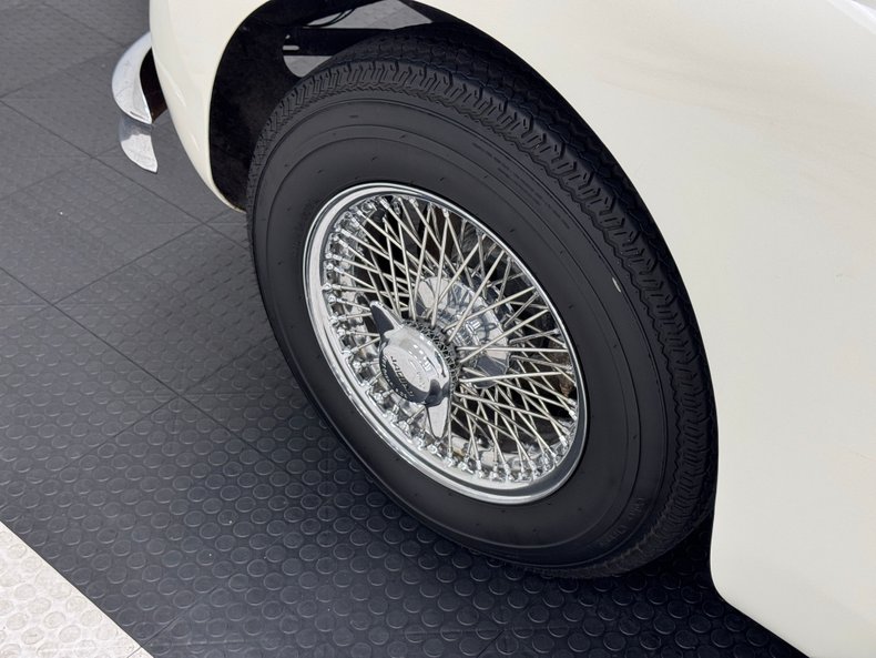 Jaguar-Xk150-1960-Old-English-White-Red-22