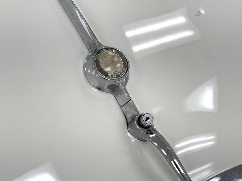 Jaguar-Xk150-1960-Old-English-White-Red-23