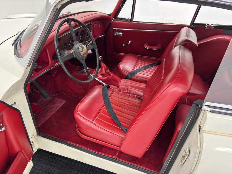 Jaguar-Xk150-1960-Old-English-White-Red-38