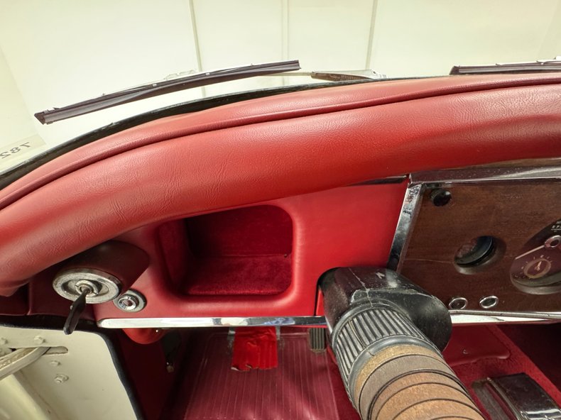 Jaguar-Xk150-1960-Old-English-White-Red-44