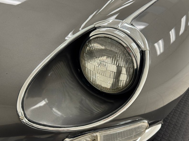 Jaguar-Xke-1967-Warwick-Gray-Navy-Blue-17
