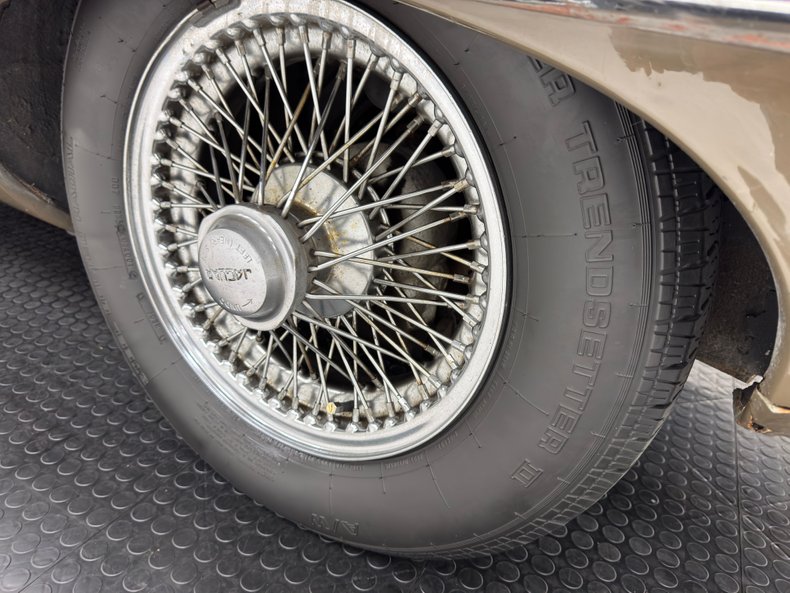 Jaguar-Xke-1970-Ascot-Fawn-Biscuit-23
