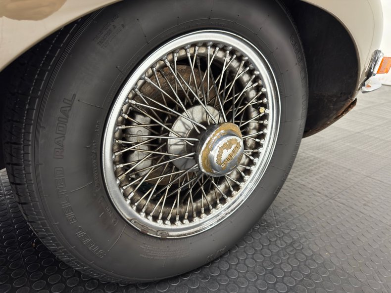 Jaguar-Xke-1970-Ascot-Fawn-Biscuit-27