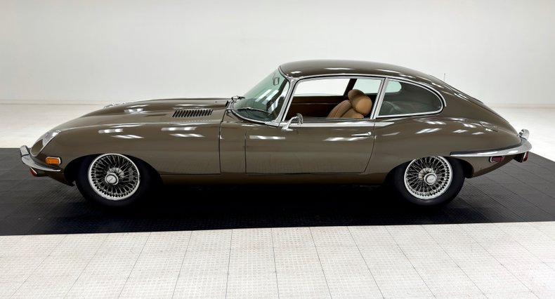 Jaguar-Xke-1970-Ascot-Fawn-Biscuit