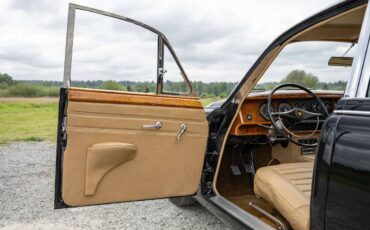 Jaguar-mark-ii-1962-black-4