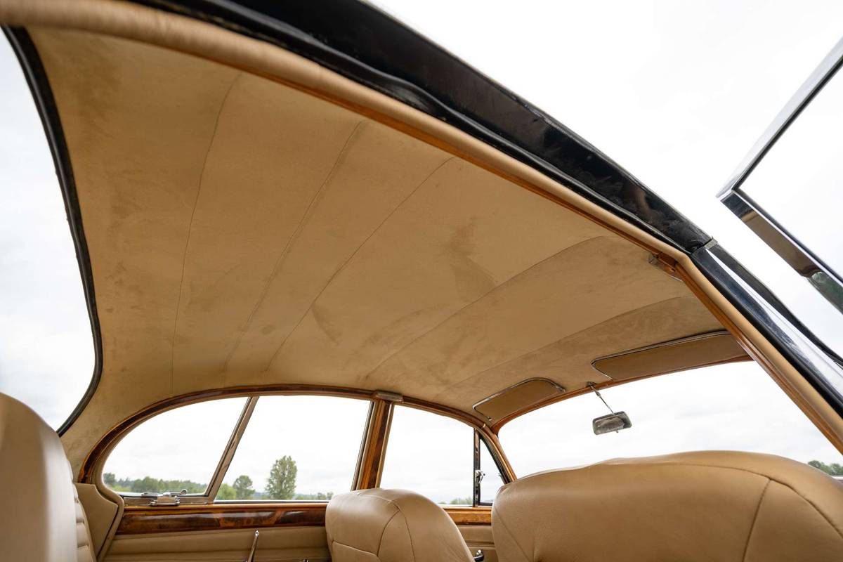 Jaguar-mark-ii-1962-black-8