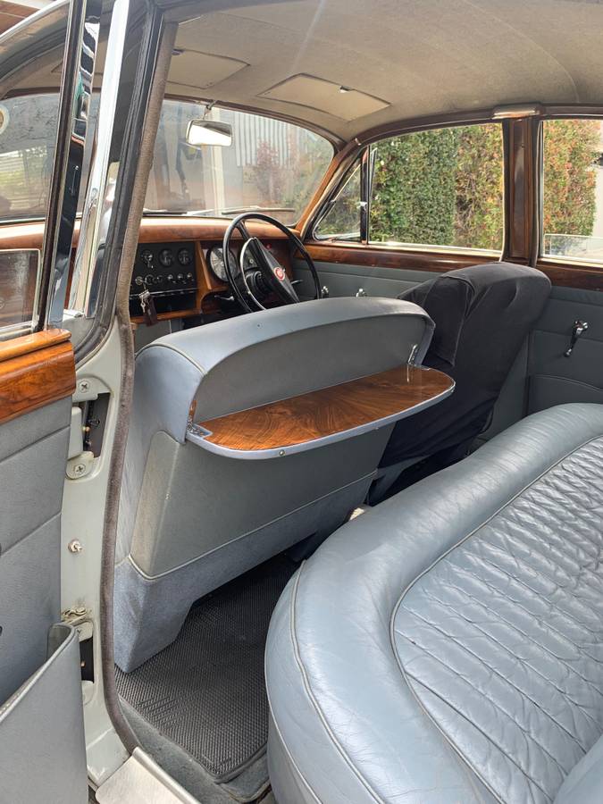 Jaguar-mk-ii-2.4-1960-grey-3