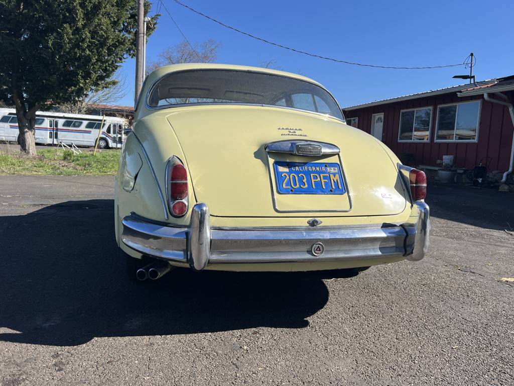 Jaguar-mk2-1959-yellow-13