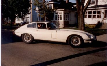 Jaguar-xe-1969-white-1