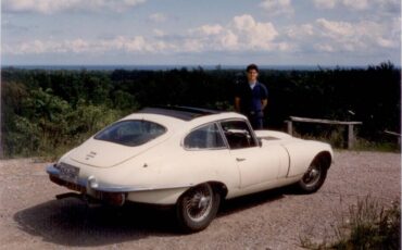 Jaguar-xe-1969-white-3