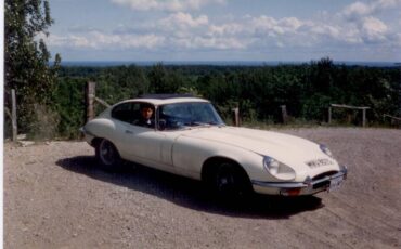 Jaguar-xe-1969-white