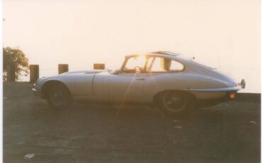 Jaguar-xe-1969-white-4