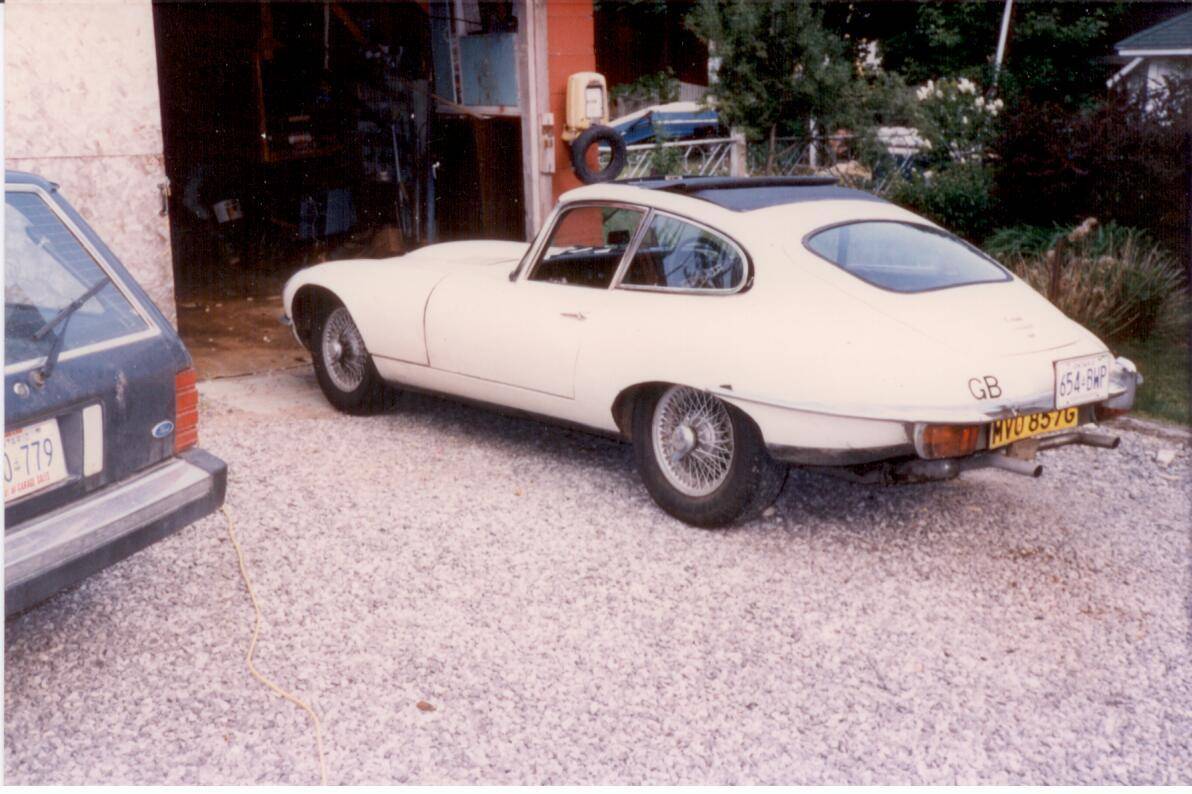 Jaguar-xe-1969-white-8
