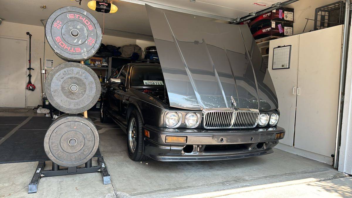 Jaguar-xj40-1989-grey-2
