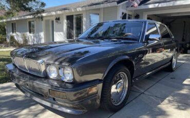 Jaguar-xj40-1989-grey