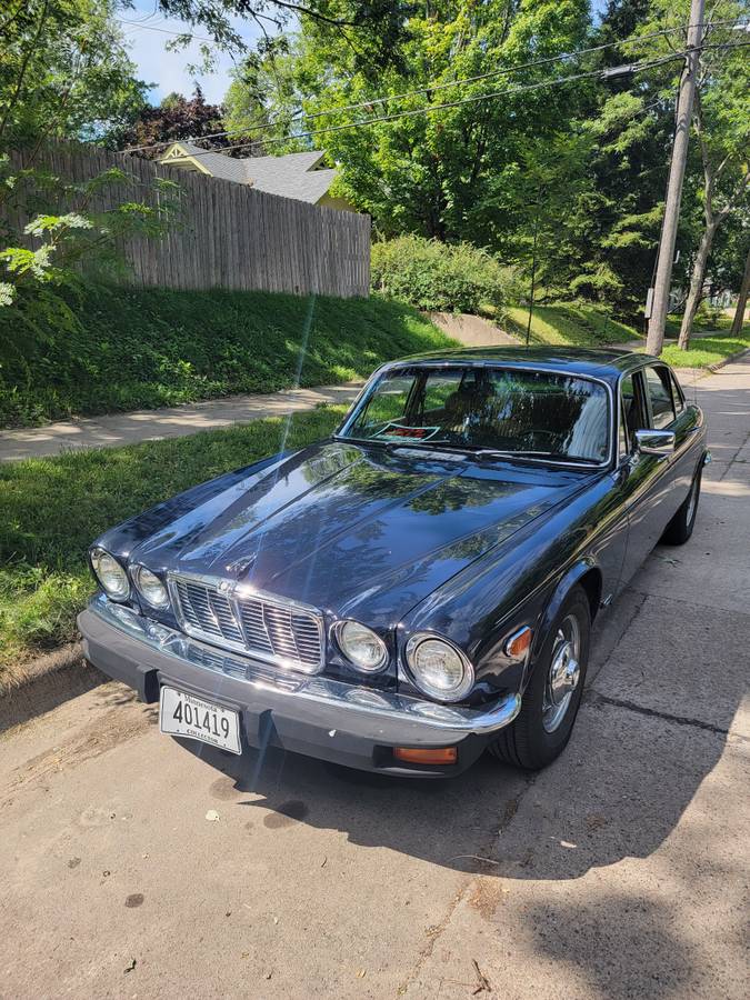 Jaguar-xj6-1979-blue-1